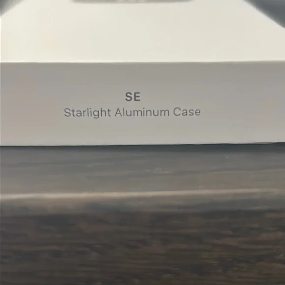 NWT Apple Watch SE (2nd Gen) w/ GPS 40mm - Picture 15 of 15